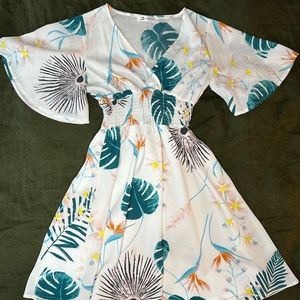 Women’s Cupshe sun dress.